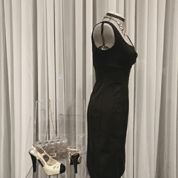 SOLD Dress - Picture 5 of 7